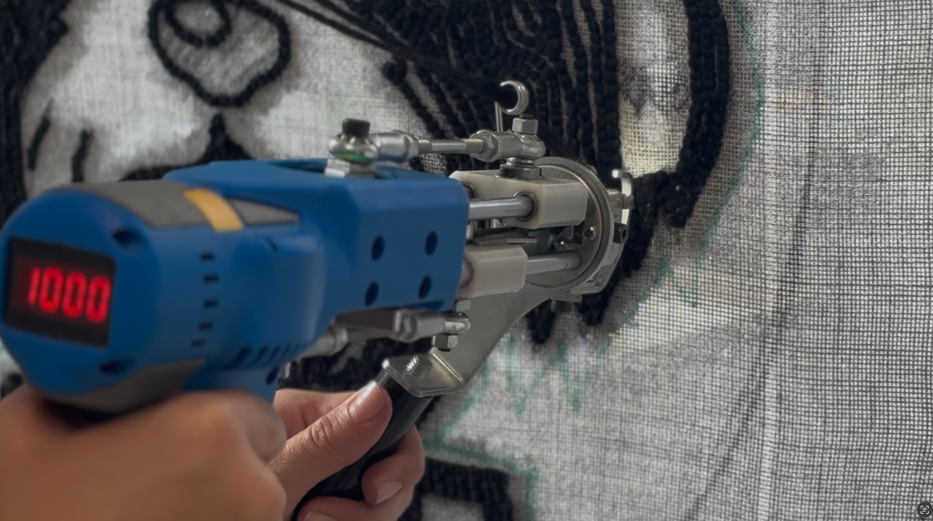 Video laden: Neue AK-5 Tuftingmaschine