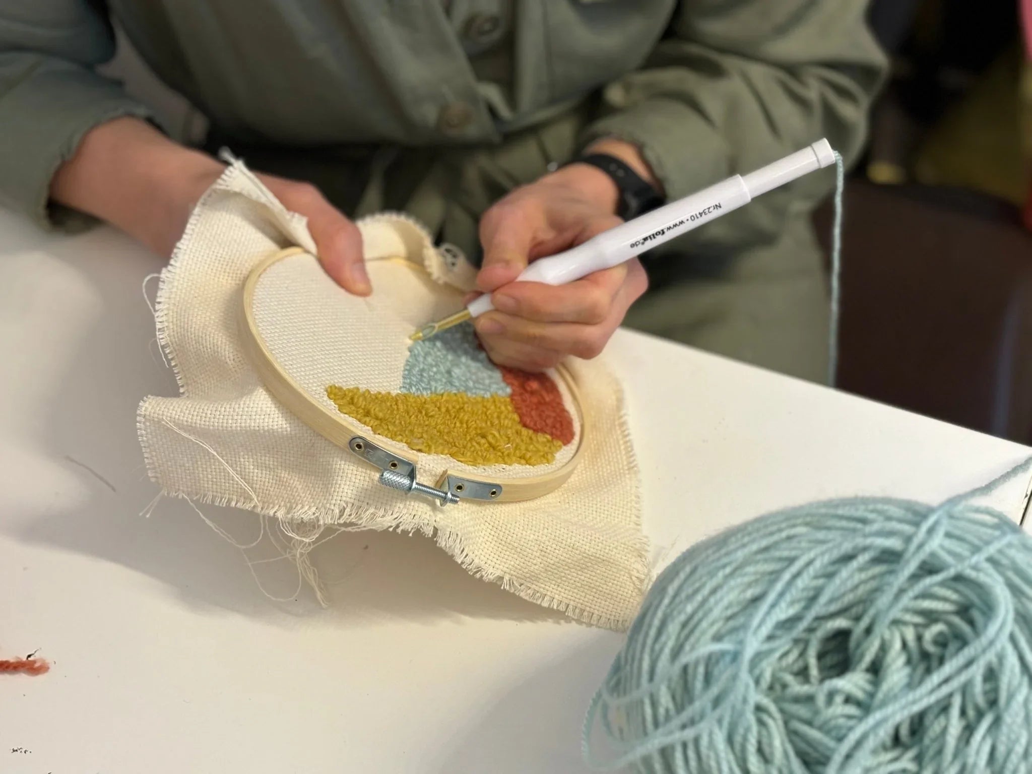 Punch Needle vs. Tufting – Which One Is Right for You? - Tuft Supplies GmbH